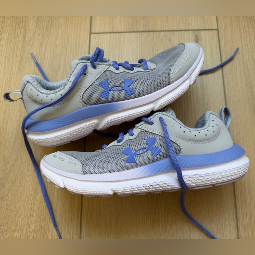 Under Armour Shoes Women’s size 8, Youth size 6.5
